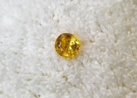 Golden Yellow Sapphire Gemstone (Pukhraj) - 6.55 Carat (Rs 13,000 / Carat)